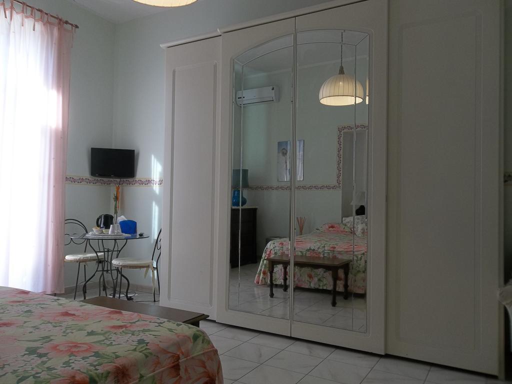 B&B Chez Caroline Napoli Eksteriør billede